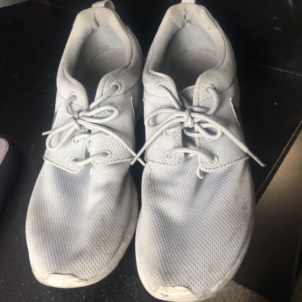 Nike roshes